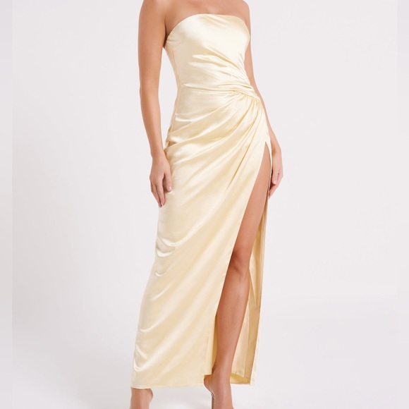 Butter yellow satin formal dress - Picture 2 of 5